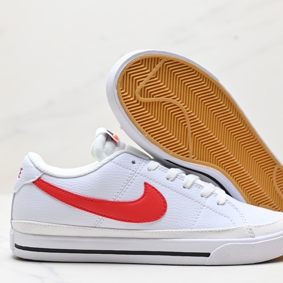 Nike sneakers shoes red - Picture 5 of 9